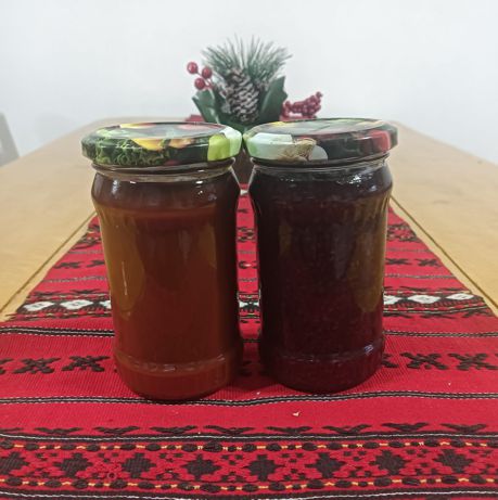 Dulceață de fructe, diverse sortimente, realizată în casă, după rețeta bunicii. Preț: 29 lei/borcanul